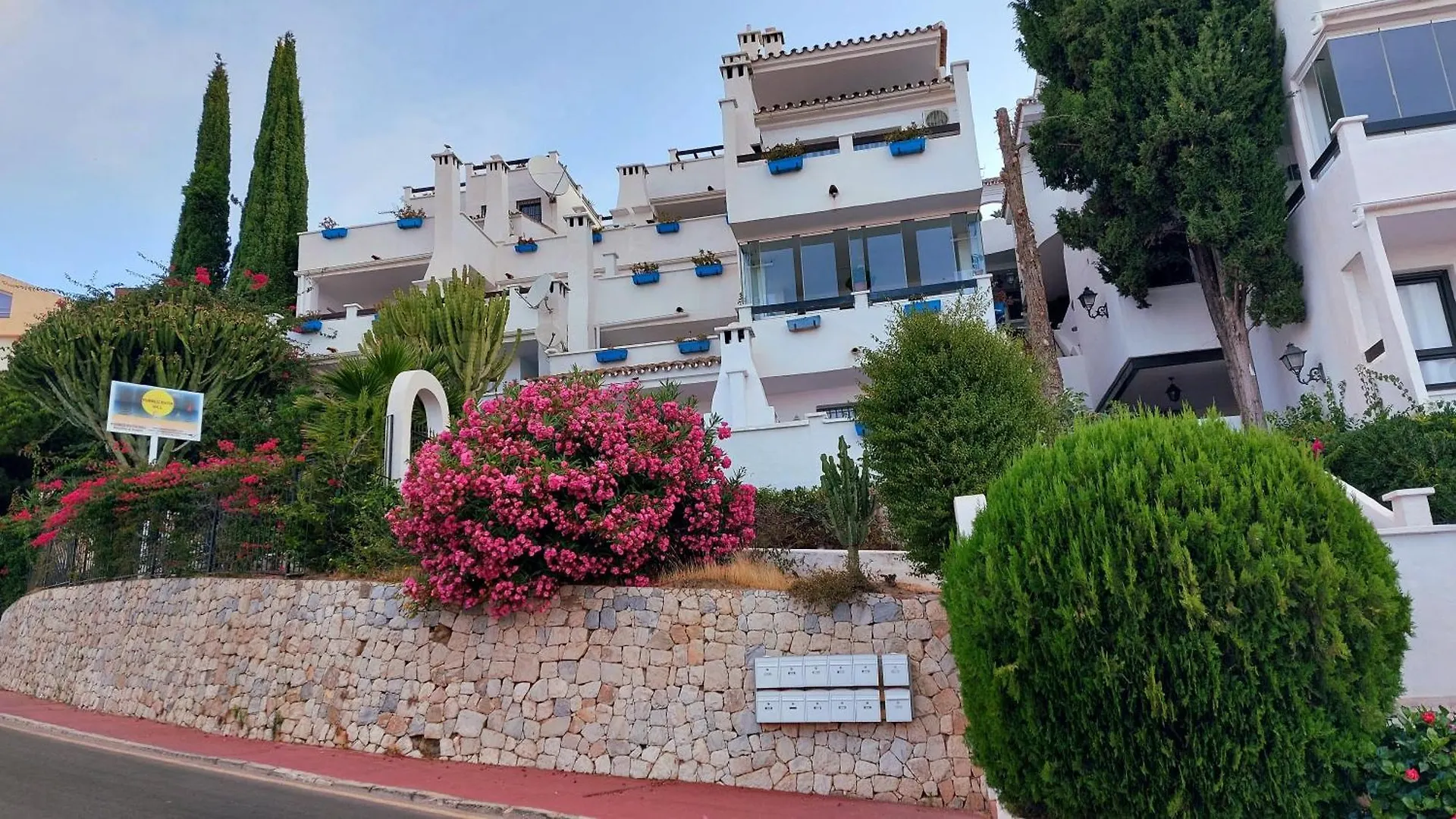 Estudio Pasodoble. Pueblo Evita Benalmadena 0*,  Spain